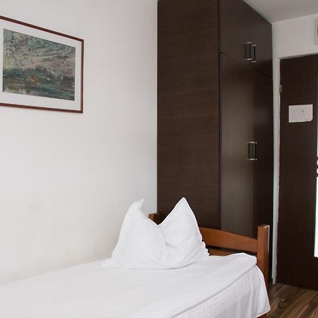 Hostel Bella Italia Brăila Buitenkant foto