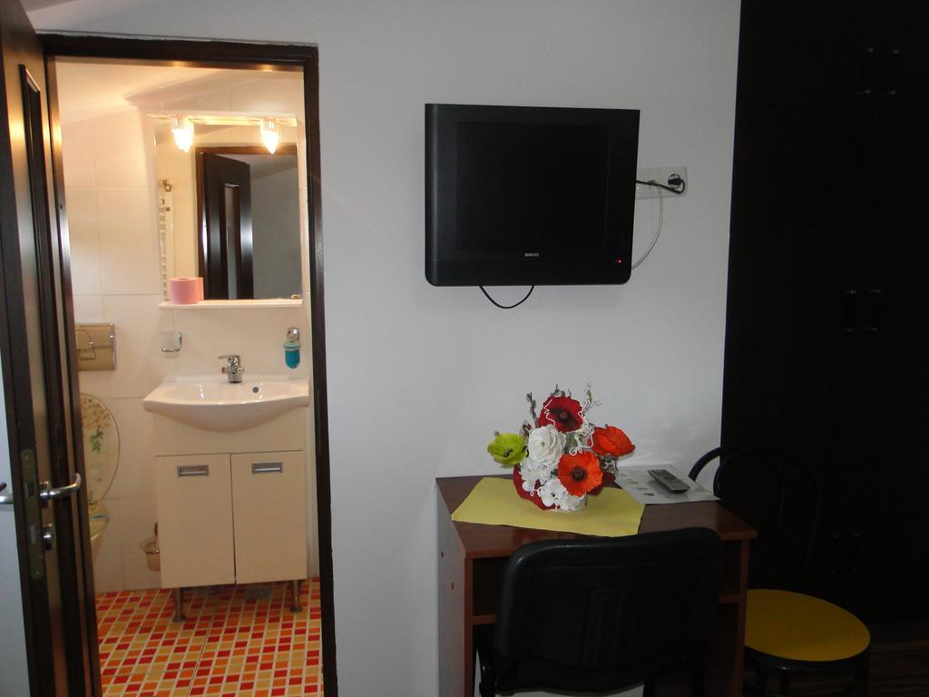 Hostel Bella Italia Brăila Buitenkant foto