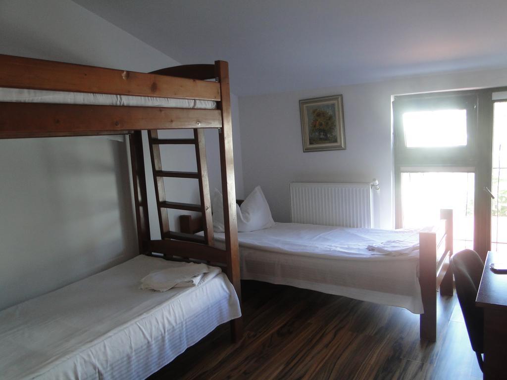 Hostel Bella Italia Brăila Buitenkant foto
