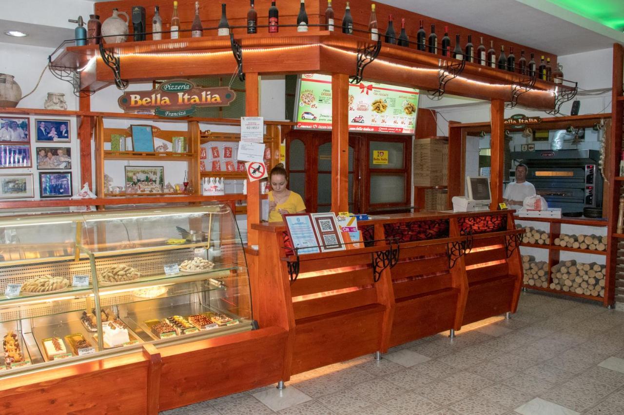 Hostel Bella Italia Brăila Buitenkant foto