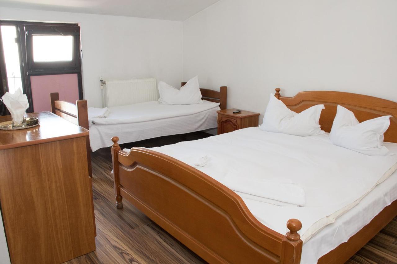 Hostel Bella Italia Brăila Buitenkant foto